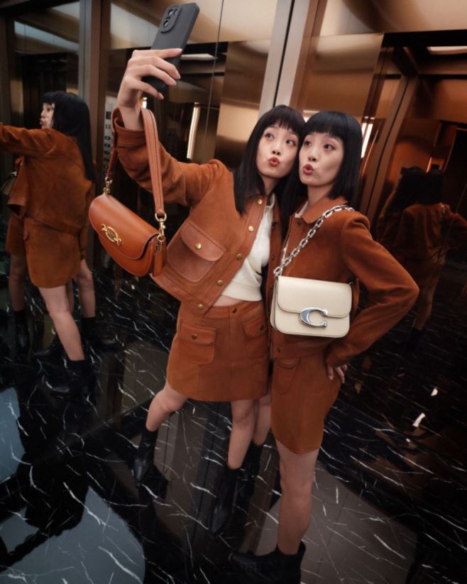 Coach Women IDOL BAG LH/Enamel Red Z8JFB851